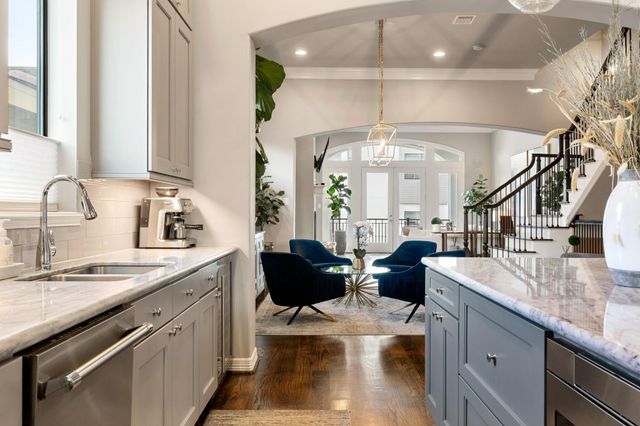 306 W Saulnier Street, Houston, TX 77019