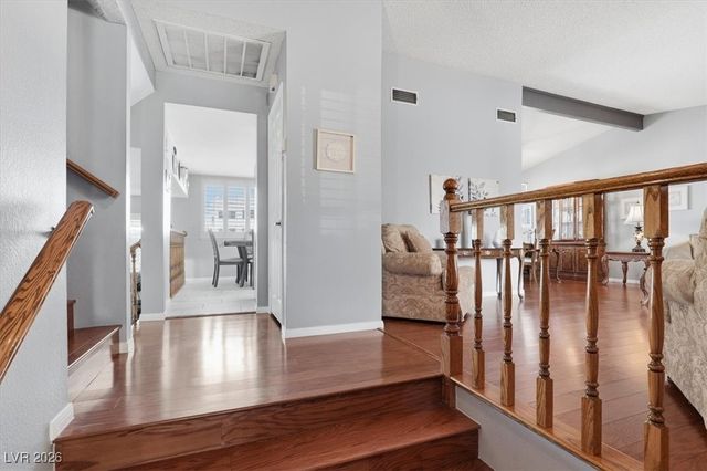 688 Montvilla Drive, Las Vegas, NV 89123