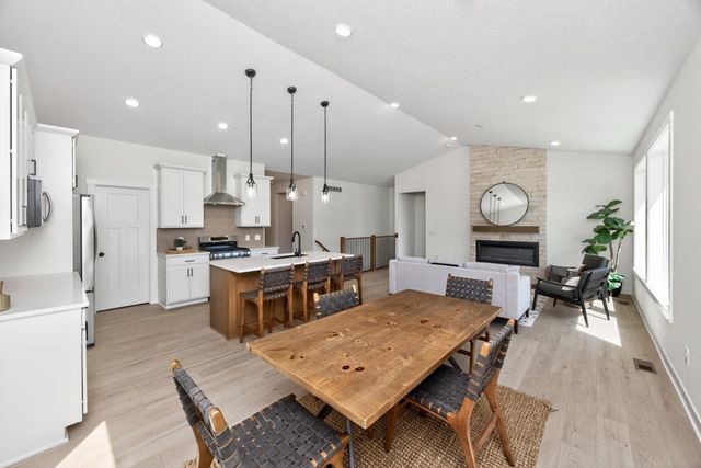 1615 NW Parkside Lane, Waukee, IA 50263