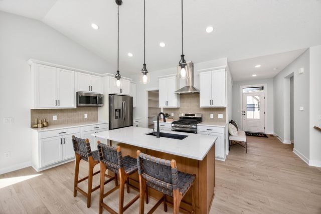 1615 NW Parkside Lane, Waukee, IA 50263