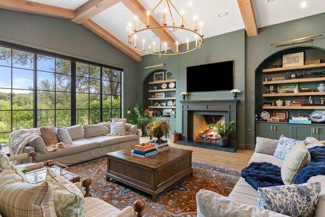 28 Club Estates PKWY, Austin, TX 78738