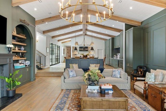 28 Club Estates PKWY, Austin, TX 78738