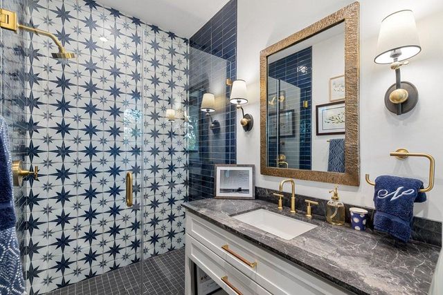 28 Club Estates PKWY, Austin, TX 78738