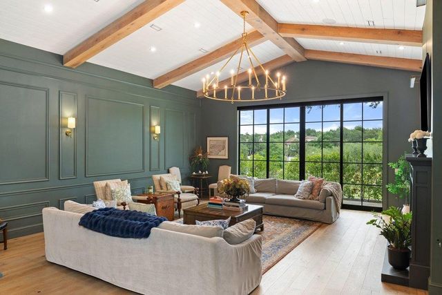28 Club Estates PKWY, Austin, TX 78738
