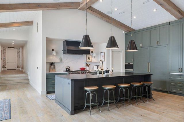 28 Club Estates PKWY, Austin, TX 78738