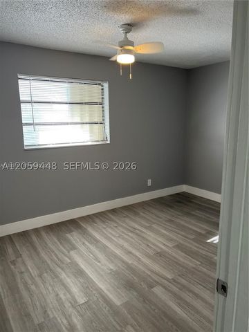 645 W 68th St 645, Hialeah, FL 33014
