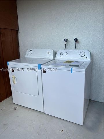 645 W 68th St 645, Hialeah, FL 33014