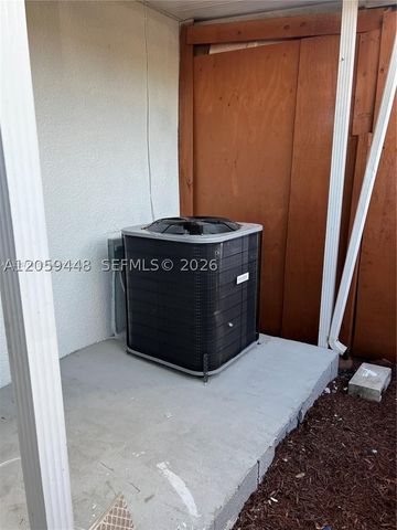 645 W 68th St 645, Hialeah, FL 33014
