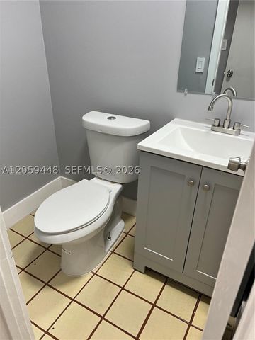 645 W 68th St 645, Hialeah, FL 33014
