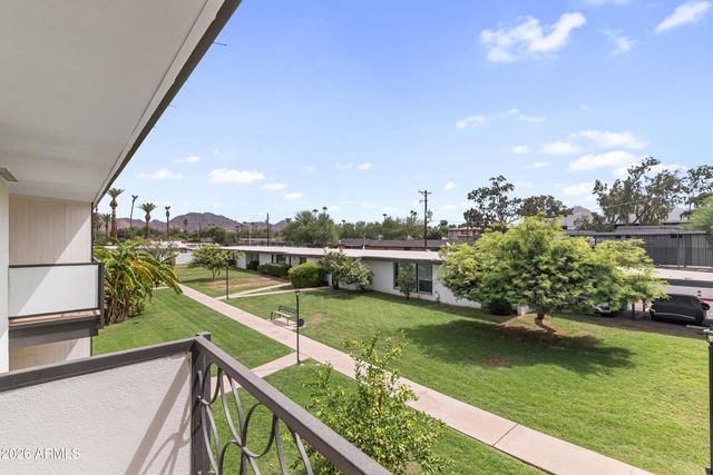 3242 E CAMELBACK Road 204, Phoenix, AZ 85018