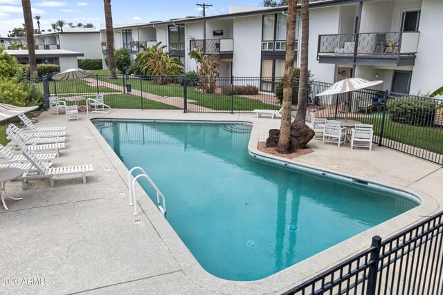 3242 E CAMELBACK Road 204, Phoenix, AZ 85018