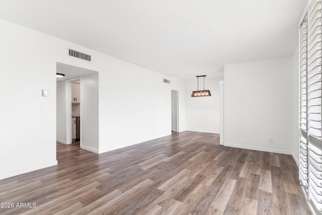 3242 E CAMELBACK Road 204, Phoenix, AZ 85018