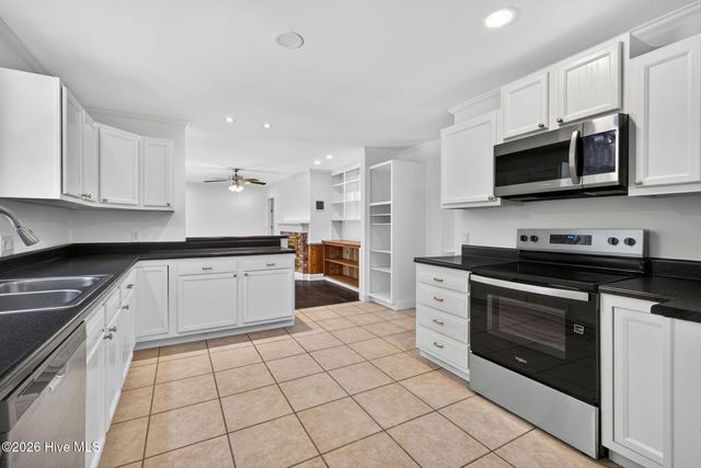 10101 S Olde Towne Wynd, Belville, NC 28451