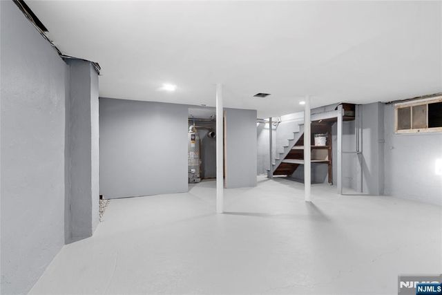 77 Chestnut Drive, Wayne, NJ 07470