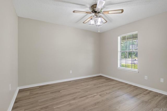 101 Crossbow Ct, Sherwood, AR 72120