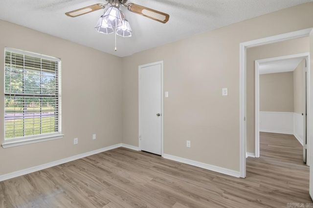 101 Crossbow Ct, Sherwood, AR 72120