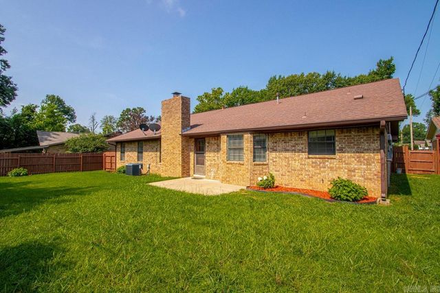 101 Crossbow Ct, Sherwood, AR 72120