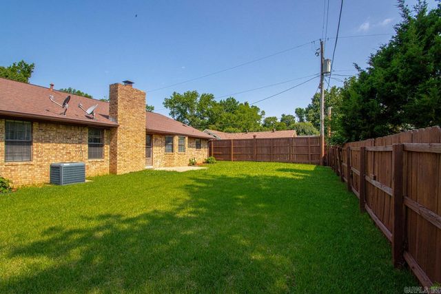 101 Crossbow Ct, Sherwood, AR 72120