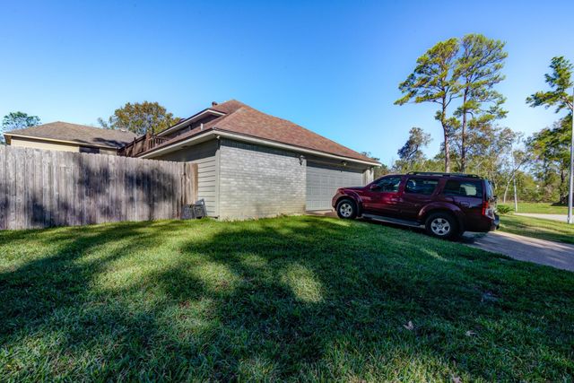 1603 Chart Drive, Crosby, TX 77532
