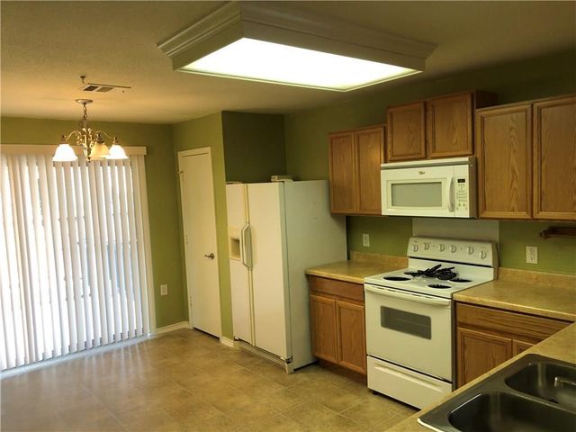 6912 Walkup LN, Austin, TX 78747