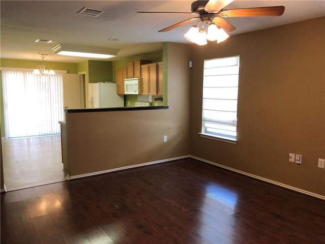 6912 Walkup LN, Austin, TX 78747