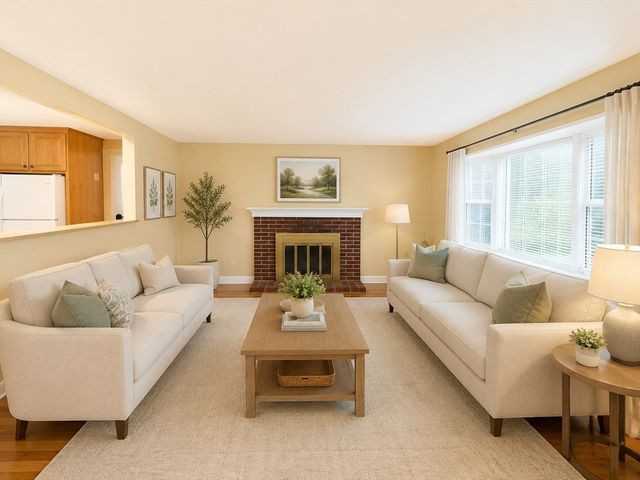 29 Greenleaf Circle 29, Framingham, MA 01701