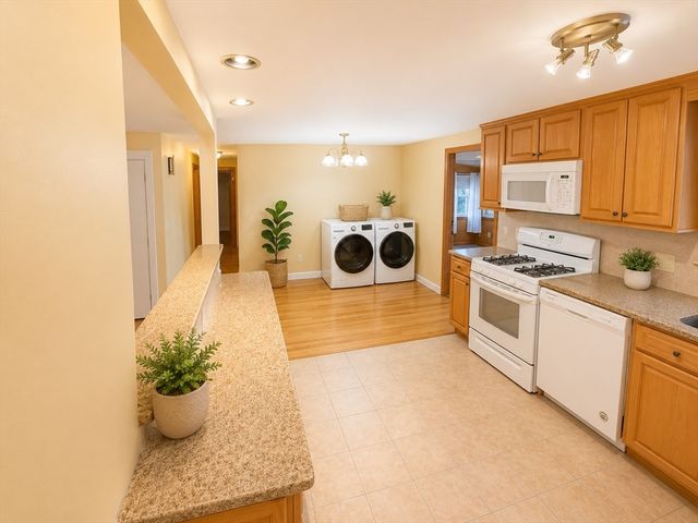 29 Greenleaf Circle 29, Framingham, MA 01701