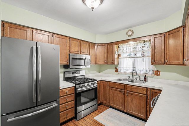 302 Westwinds Drive, Almont, MI 48003