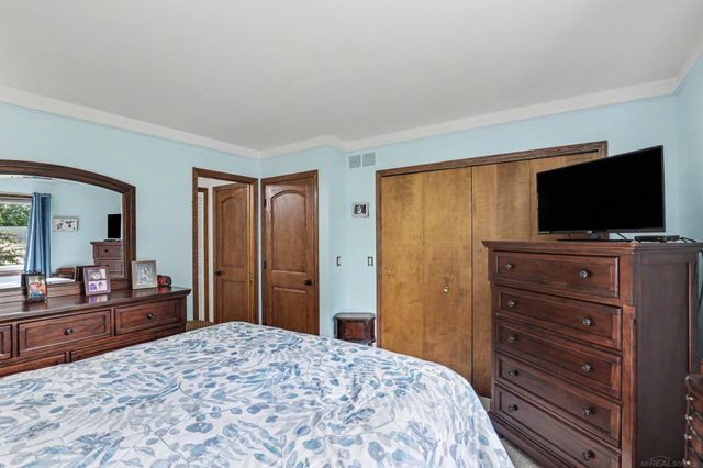 302 Westwinds Drive, Almont, MI 48003