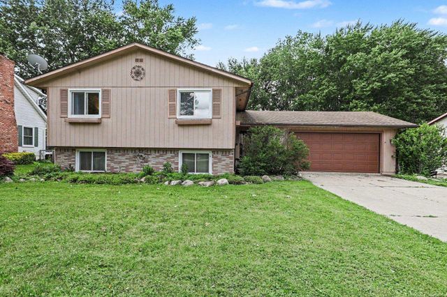 302 Westwinds Drive, Almont, MI 48003