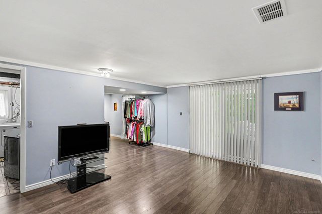 302 Westwinds Drive, Almont, MI 48003