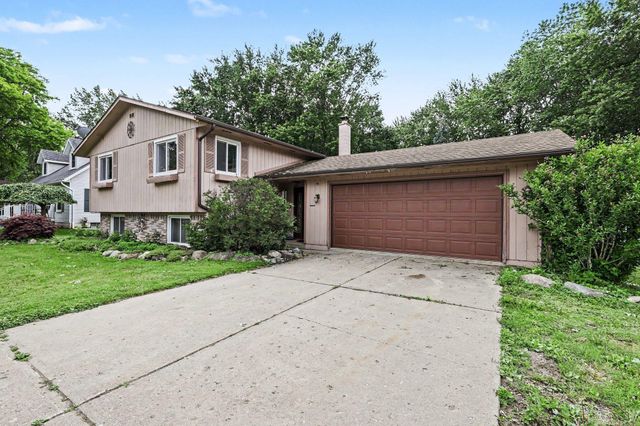 302 Westwinds Drive, Almont, MI 48003