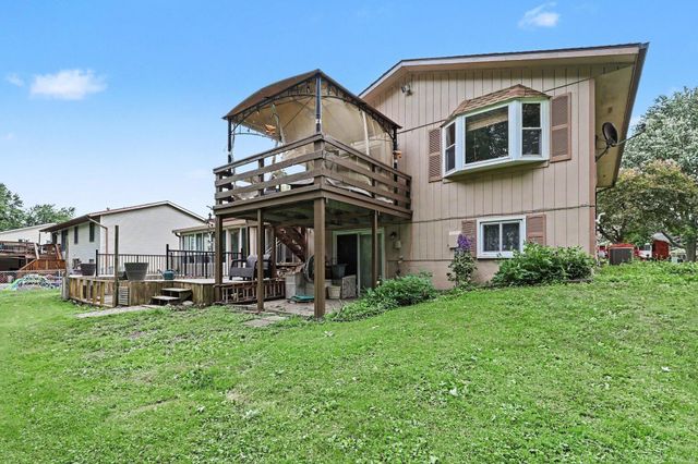 302 Westwinds Drive, Almont, MI 48003