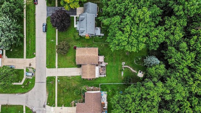 302 Westwinds Drive, Almont, MI 48003