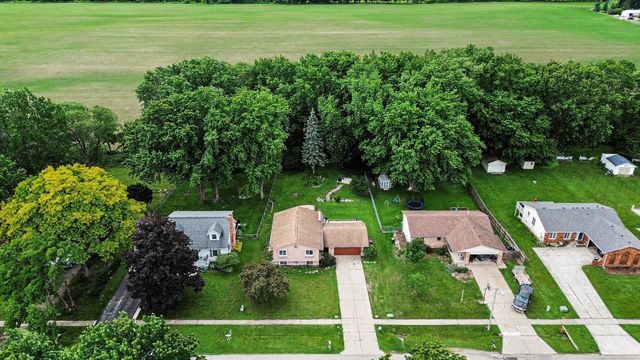 302 Westwinds Drive, Almont, MI 48003