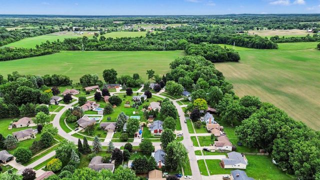 302 Westwinds Drive, Almont, MI 48003