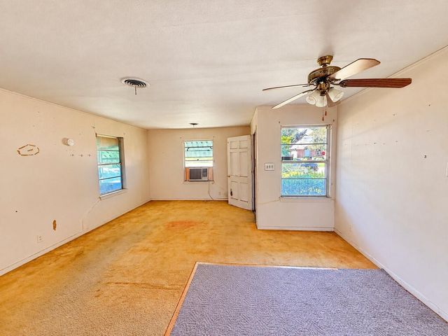 5551 Aspen Street, Houston, TX 77081