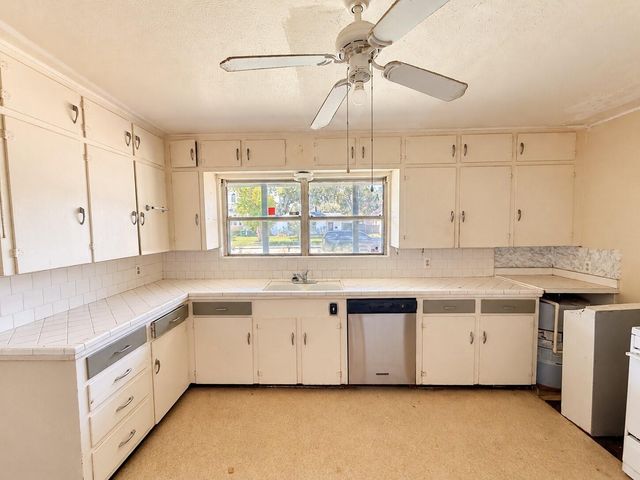 5551 Aspen Street, Houston, TX 77081