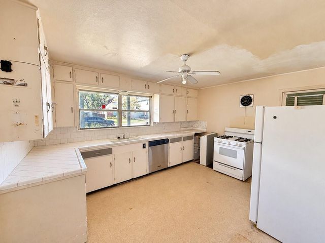 5551 Aspen Street, Houston, TX 77081