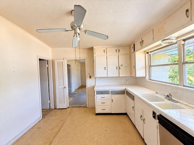 5551 Aspen Street, Houston, TX 77081