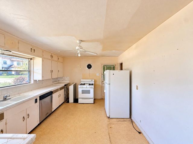 5551 Aspen Street, Houston, TX 77081