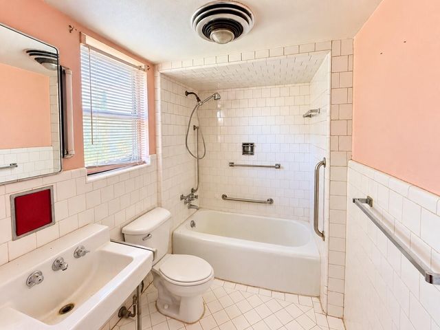 5551 Aspen Street, Houston, TX 77081