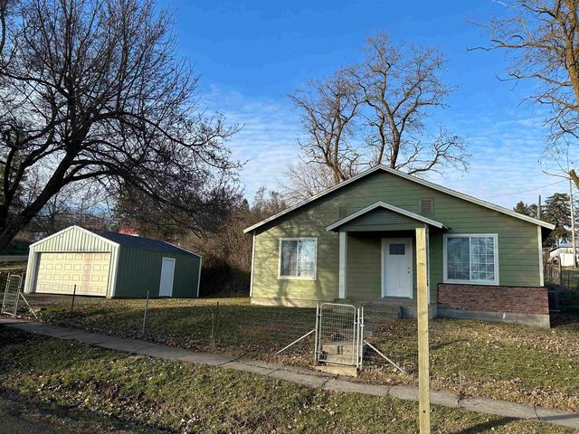 231 W Poplar St, Tekoa, WA 99033