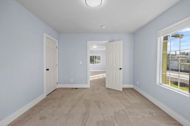 231 W Poplar St, Tekoa, WA 99033