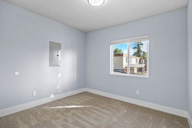 231 W Poplar St, Tekoa, WA 99033