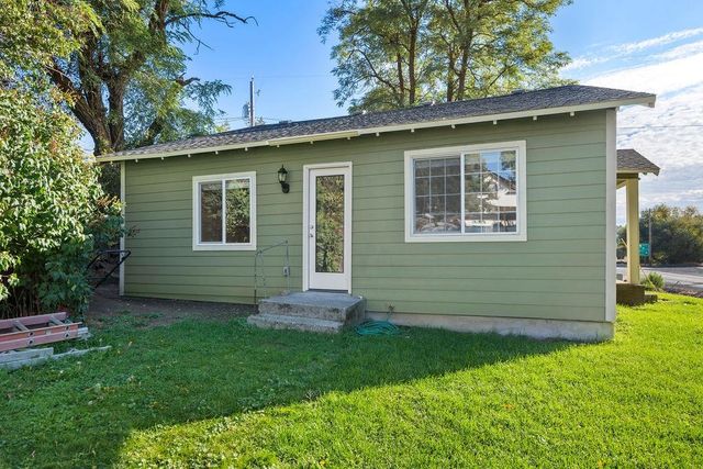 231 W Poplar St, Tekoa, WA 99033
