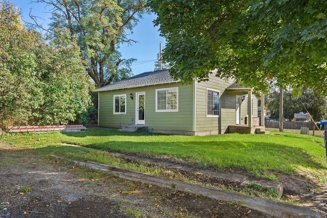 231 W Poplar St, Tekoa, WA 99033