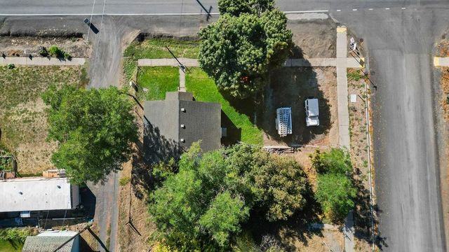 231 W Poplar St, Tekoa, WA 99033