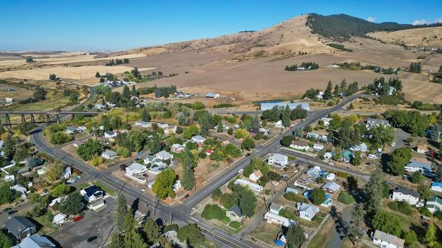 231 W Poplar St, Tekoa, WA 99033