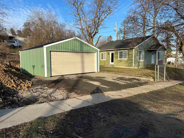 231 W Poplar St, Tekoa, WA 99033